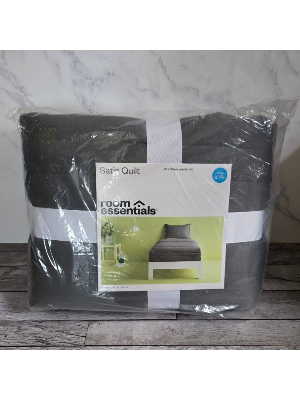 Room Essentials Satin Twin/XL Twin Gray Quilt - Machine Washable